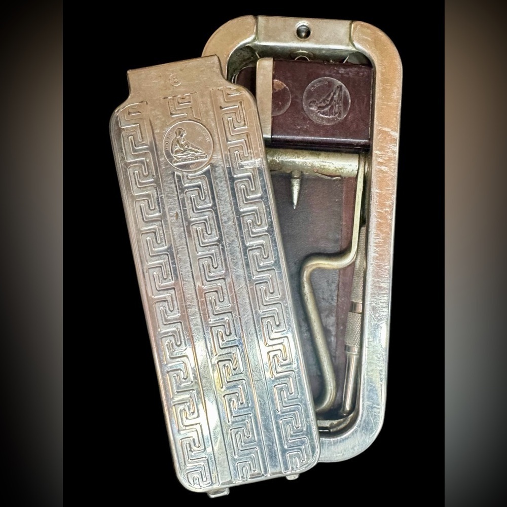 1927 Rolls Razor Ltd. Safety Razor Kit